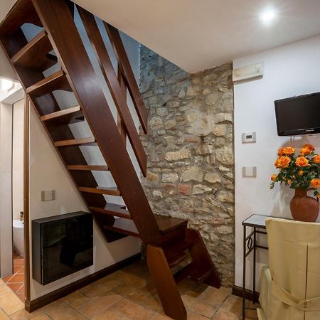 Il Torrione Bed & Breakfast กัสติลโยเน เดล ลาโก ภายนอก รูปภาพ