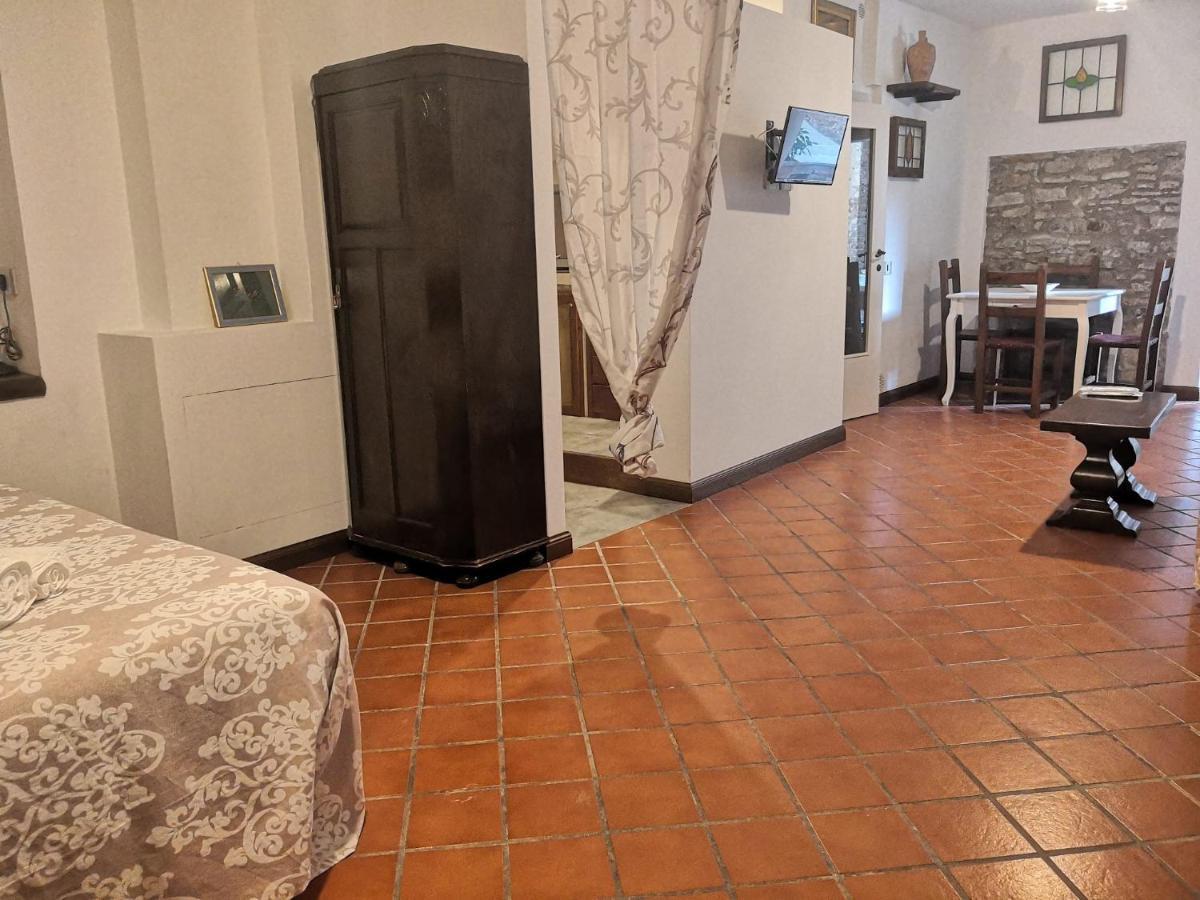 Il Torrione Bed & Breakfast กัสติลโยเน เดล ลาโก ภายนอก รูปภาพ