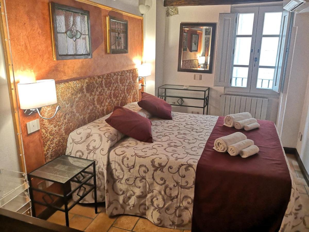Il Torrione Bed & Breakfast กัสติลโยเน เดล ลาโก ภายนอก รูปภาพ