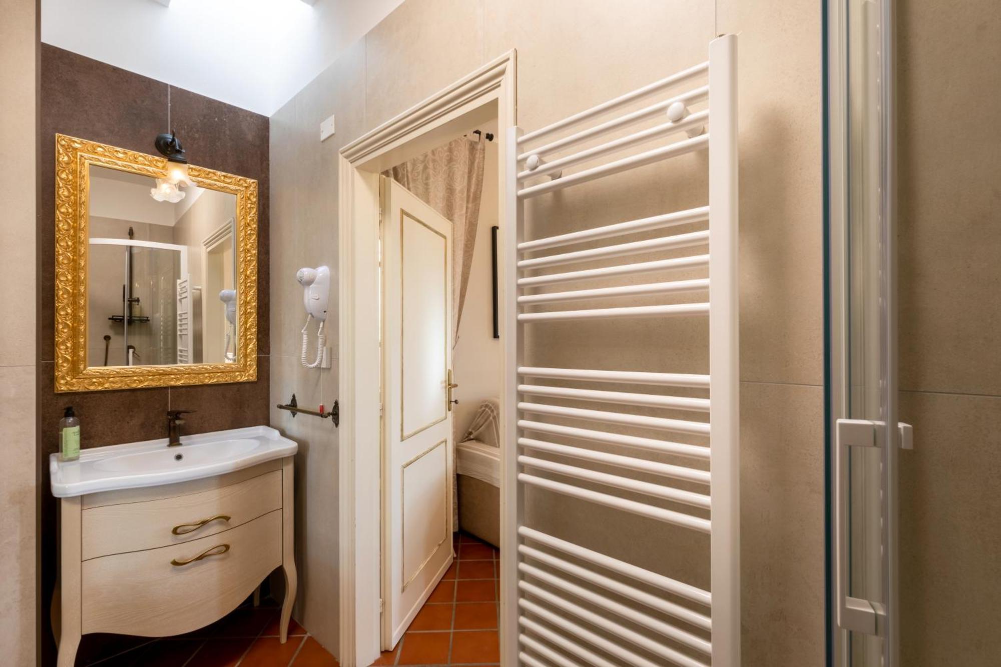 Il Torrione Bed & Breakfast กัสติลโยเน เดล ลาโก ภายนอก รูปภาพ