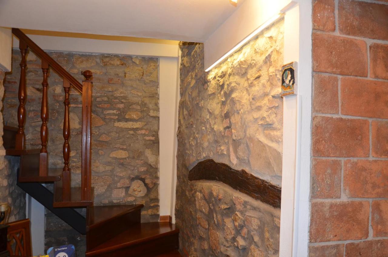 Il Torrione Bed & Breakfast กัสติลโยเน เดล ลาโก ภายนอก รูปภาพ